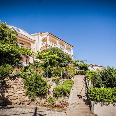 Holiday Home Lopar Exterior photo