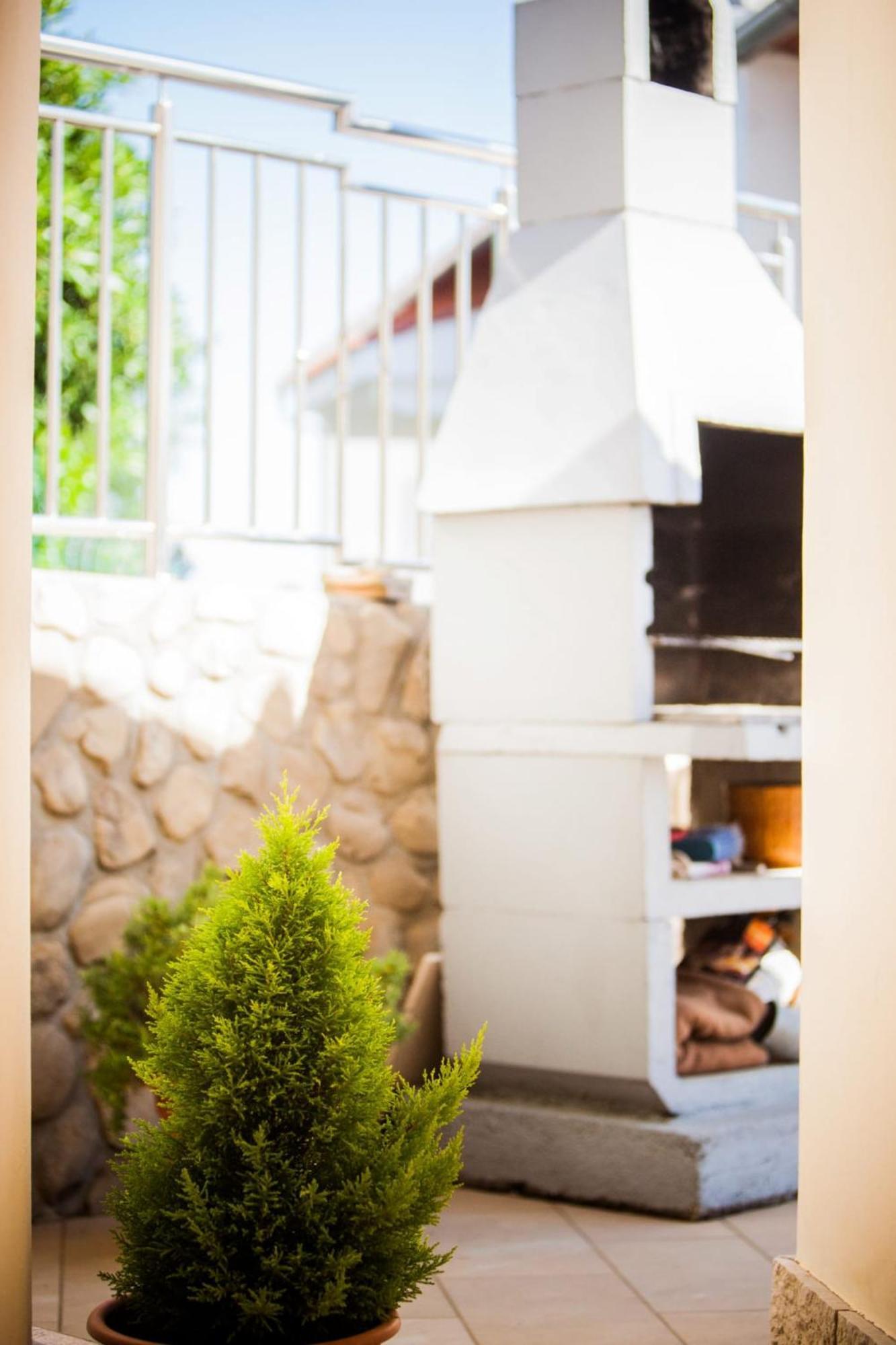 Holiday Home Lopar Exterior photo